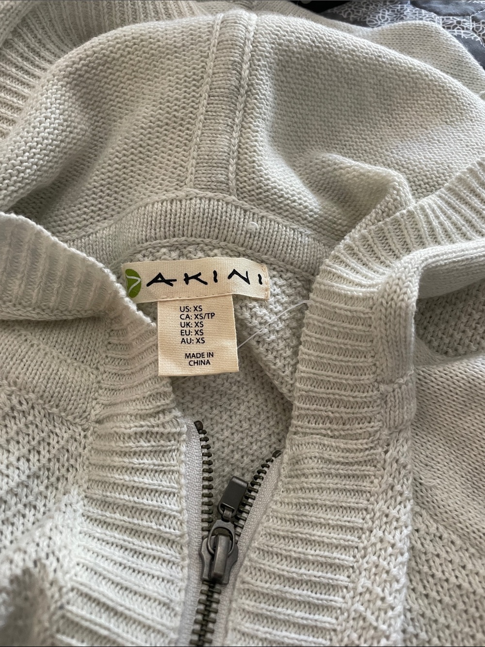 Dakini Light Oatmeal Colored Knit Zip Cardigan Hoodie NWT! Beautiful quality - Picture 2 of 16